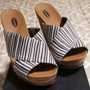 Comfy cute wedge sandal